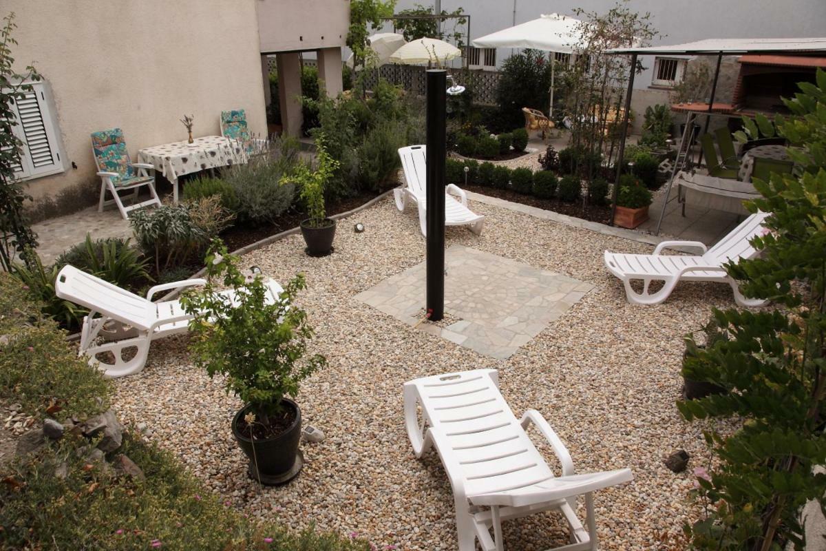 Apartments Mali Raj Vranjic Exterior photo